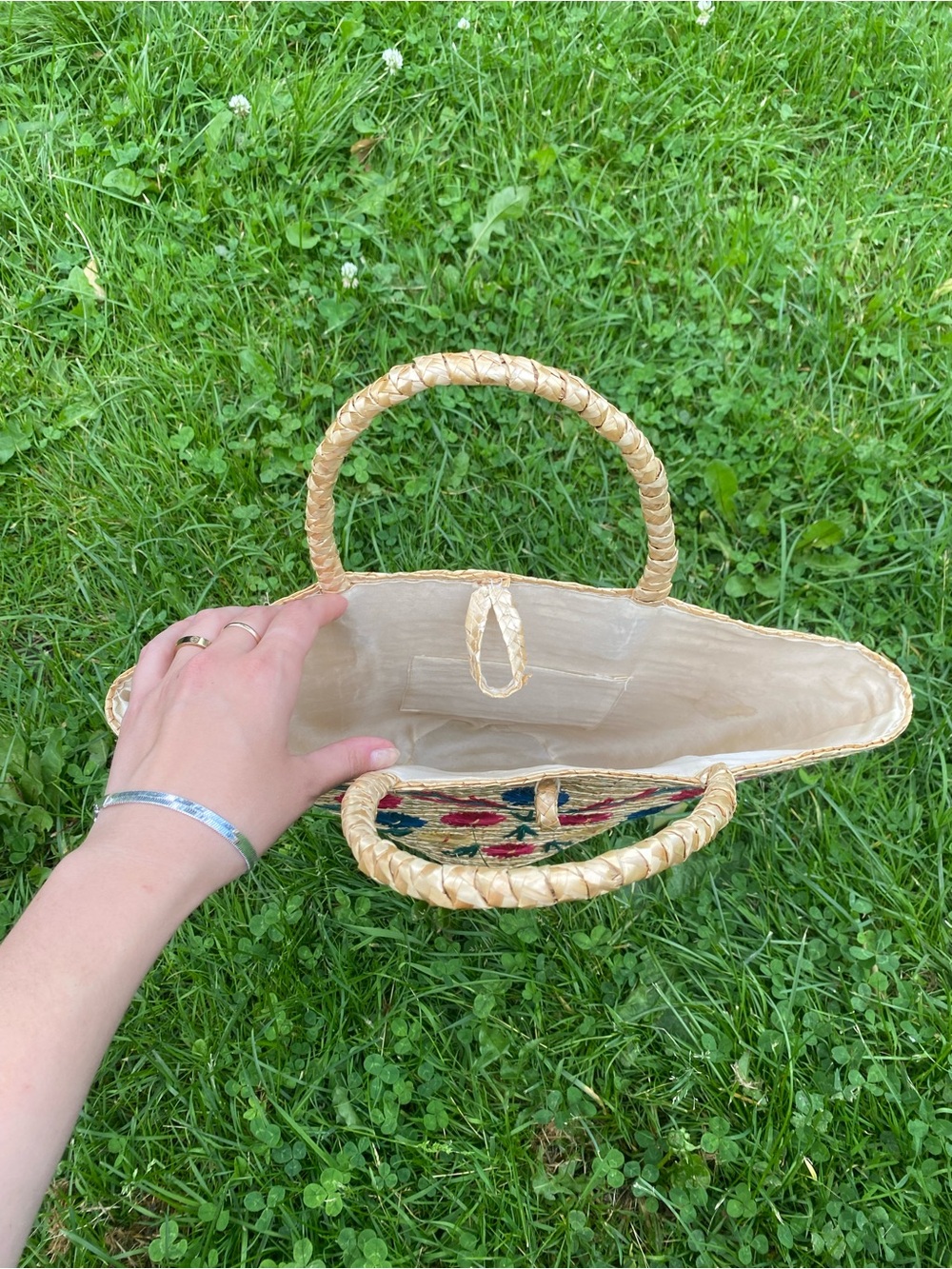 Cute vintage straw handbag with embroidery - Picture 2 of 2